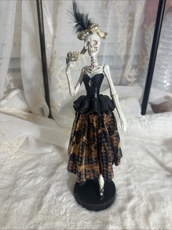 T.J.Maxx Other - Halloween girl Skelton leopard dress ceramic statue